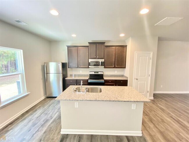 Foto del edificio - 6132 Oakley Rd
