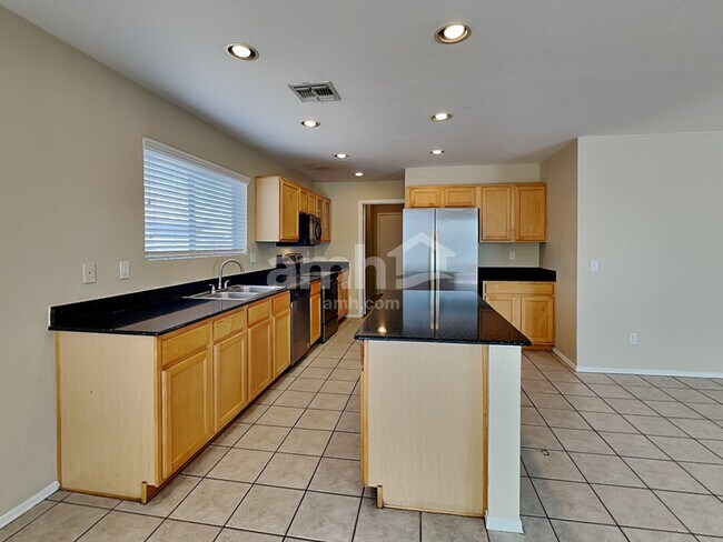 Foto del edificio - 8834 S 12th St