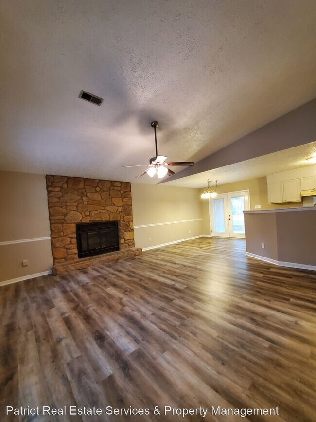 Building Photo - 3 br, 2 bath House - 727 Tamarack Drive