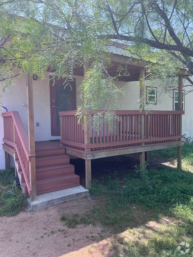 Building Photo - 711 Dallas St
