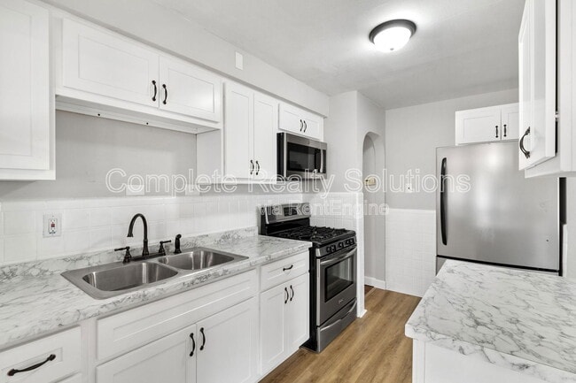 Building Photo - 8118 Blanchard Dr