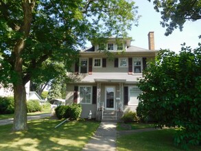 Building Photo - 830 15th Ave