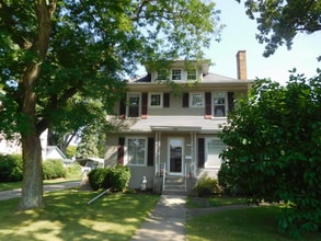 Building Photo - 830 15th Ave