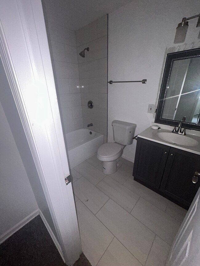 Foto del edificio - 50th Ter Independence