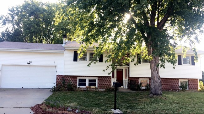 Building Photo - 1311 Crest Hill Dr