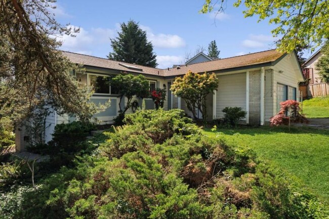 Building Photo - 4 bedroom in Redmond WA 98056