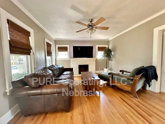 Building Photo - 5011 Miami St