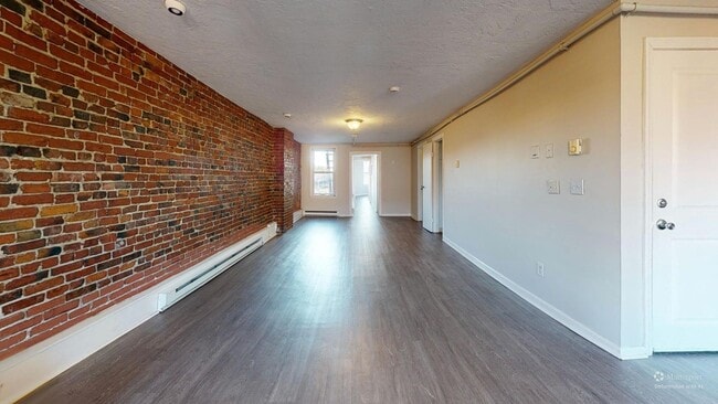 Building Photo - 151-153 Meridian St