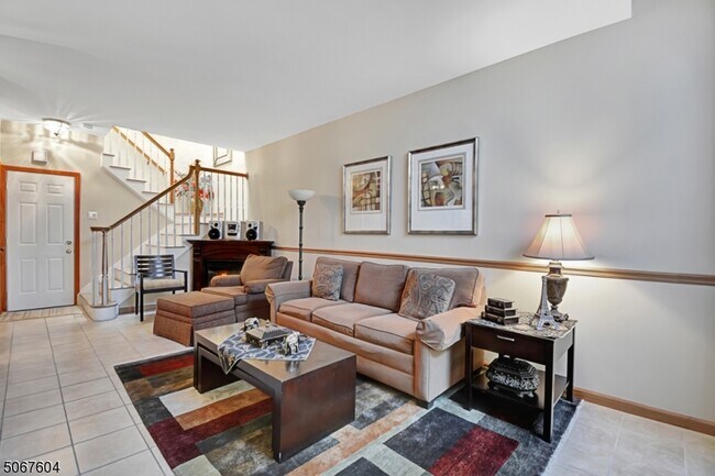 Foto del edificio - 99 Birchwood Rd