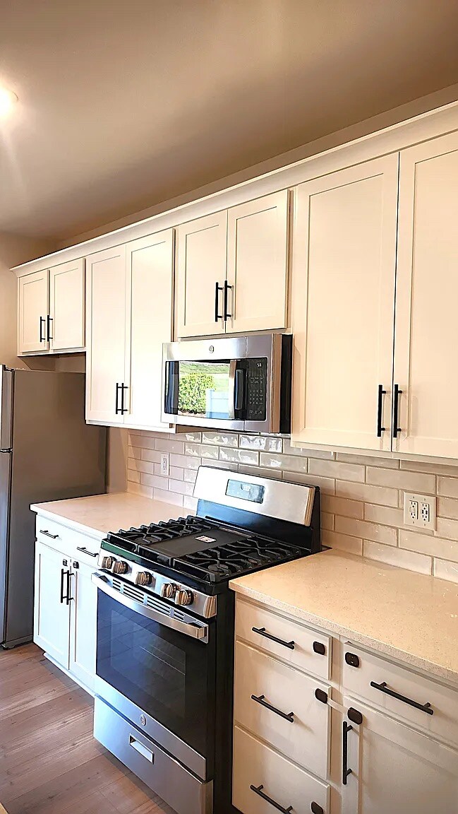 Foto del edificio - Room in Townhome on Grays Ml Rd