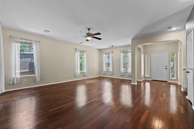 Foto del edificio - 2310 Sweet Clover Dr