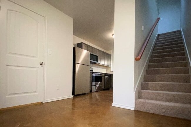 Foto del edificio - 580 S Lillian Ave