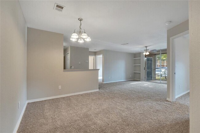 Foto del edificio - 8825 Latrec Ave