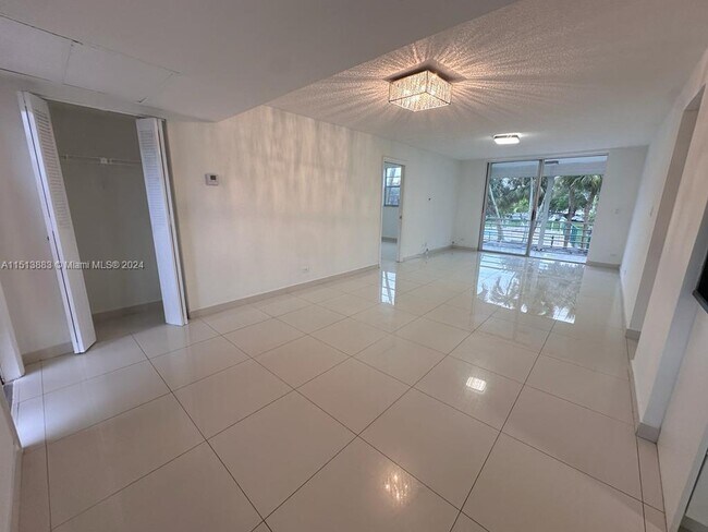 Foto del edificio - 2 bedroom in Miami FL 33179