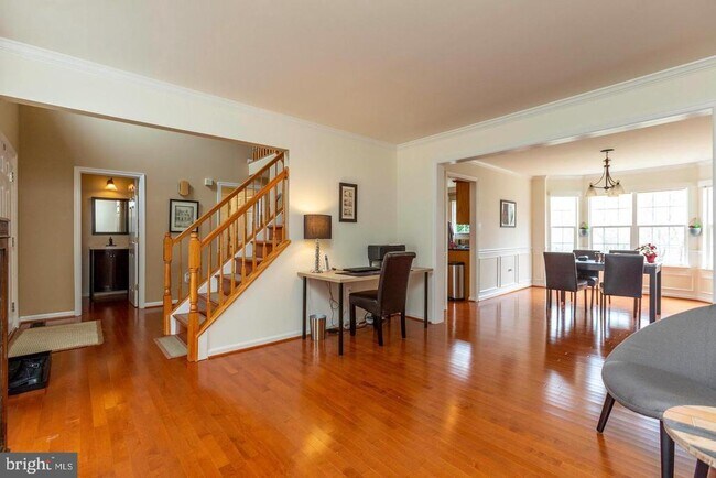 Foto del edificio - 53 Crestwood Ln