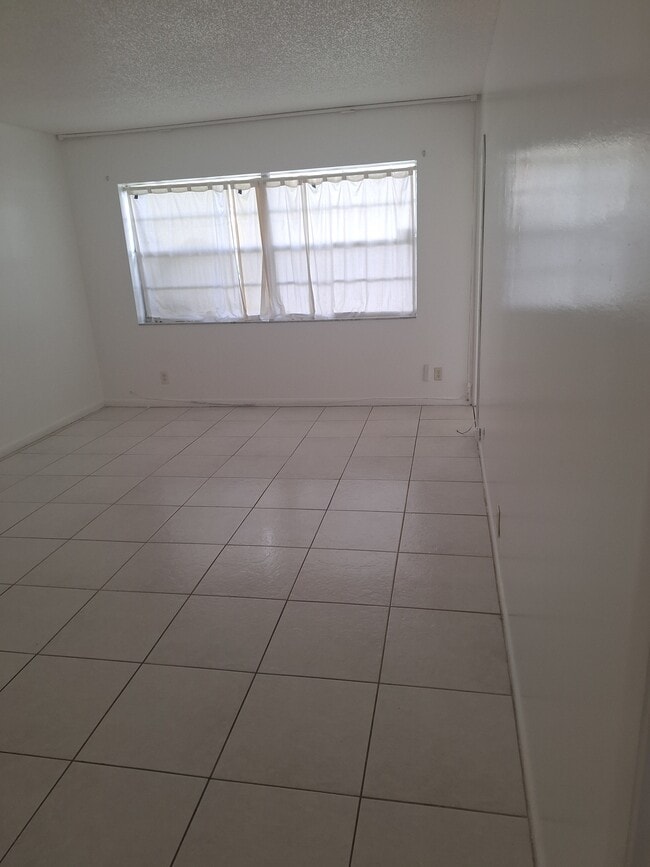 Foto del edificio - 5061 W Oakland Park Blvd