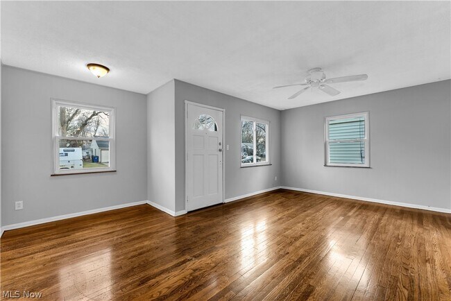 Foto del edificio - 13514 Emery Ave