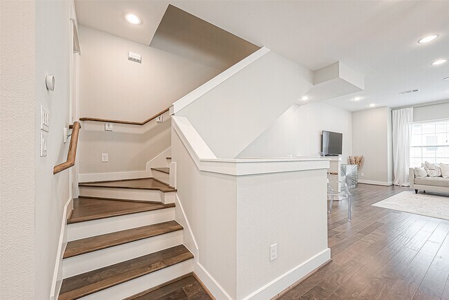 Foto del edificio - 2051 Sherwood Forest St