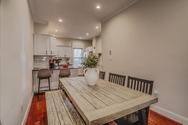 Building Photo - 403 Adams St