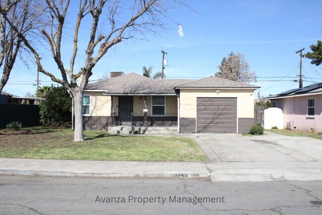 Foto del edificio - Fresno Mayfair District - 4 Bedroom Home  1 Year Lease
