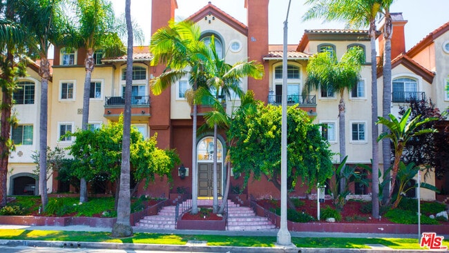Building Photo - 7120 La Tijera Blvd