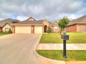 Building Photo - 3813 Normandy Rd