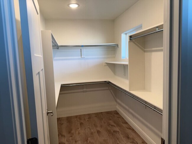 Building Photo - Rural freedom