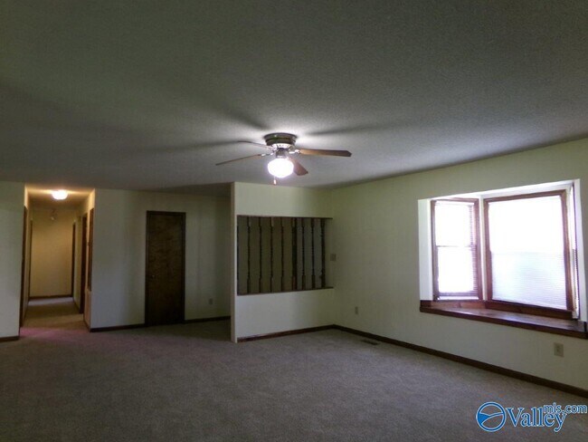 Foto del edificio - 151 Butch Cir