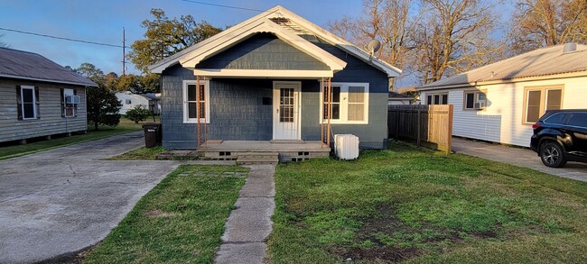 Building Photo - 3 bedroom in Breaux Bridge