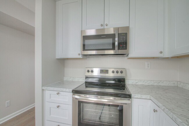 Foto del edificio - Great Remodeled 2BR Spring Hill Home