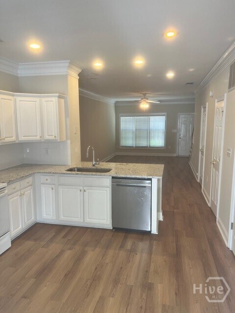 Foto del edificio - 110 Wood Lake Dr