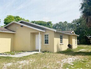 Building Photo - 1136 NW 5th Ct