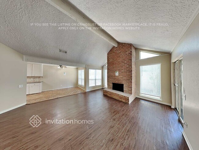 Building Photo - 2227 Briarwest Blvd