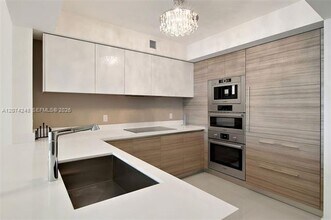 Building Photo - 300 Sunny Isles Blvd