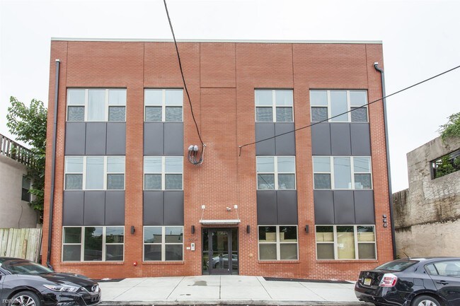 Building Photo - 3260 South St
