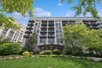 Building Photo - 1524 S Sangamon St