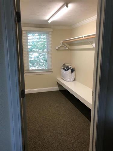 Foto del edificio - 26 Robbins Rd