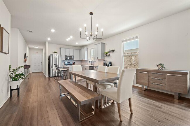 Foto del edificio - 516 Grace Lilly Dr