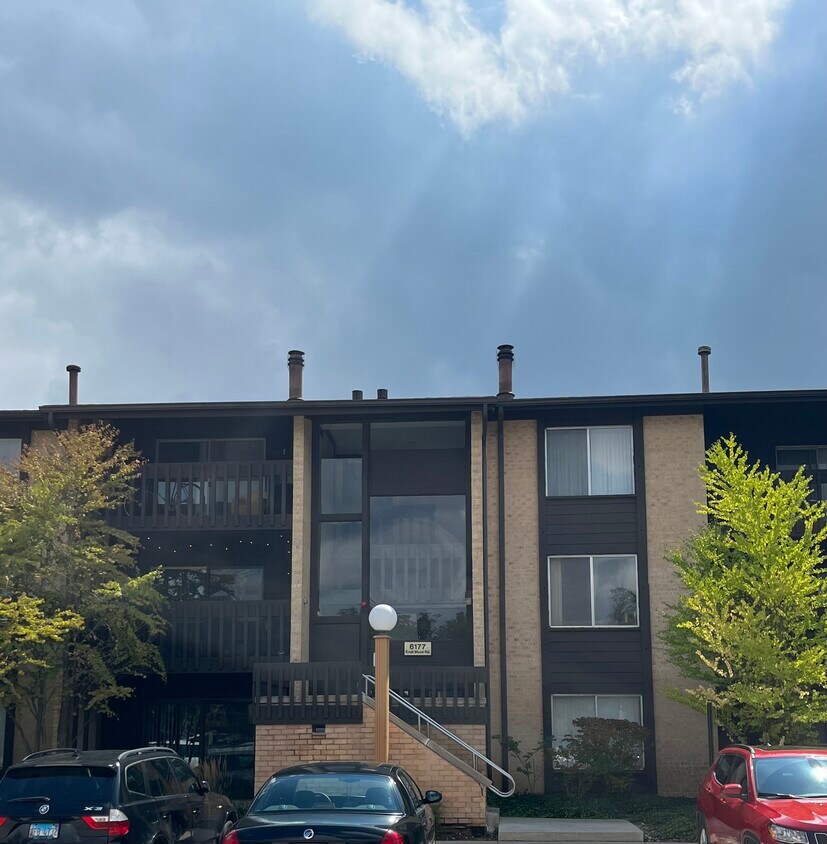 6177 Knoll Wood Rd Unit 204, Willowbrook, IL 60527 Condo for Rent in