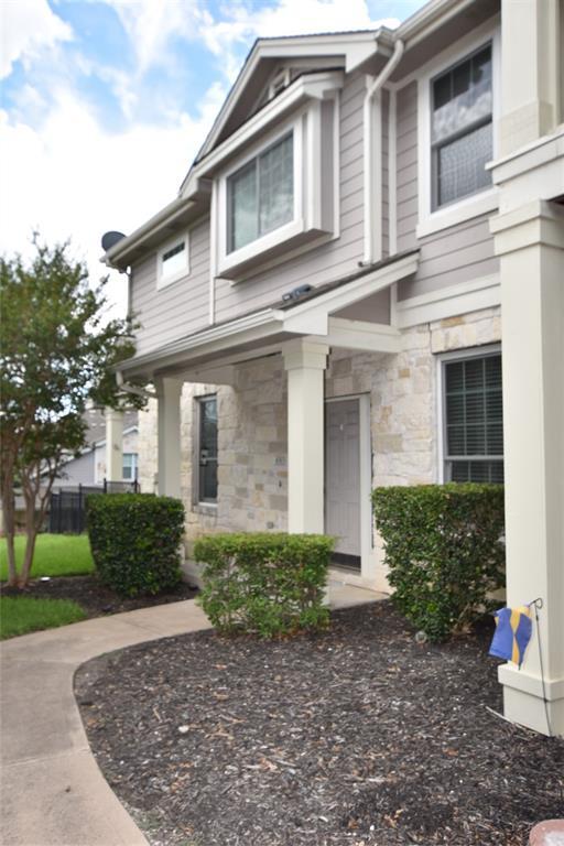 Foto principal - 1900 Scofield Ridge Pkwy