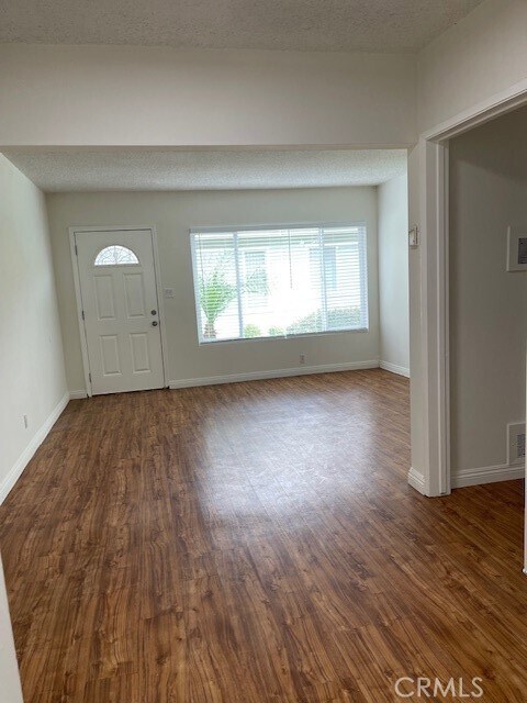 Foto del edificio - 24355 Pennsylvania Ave