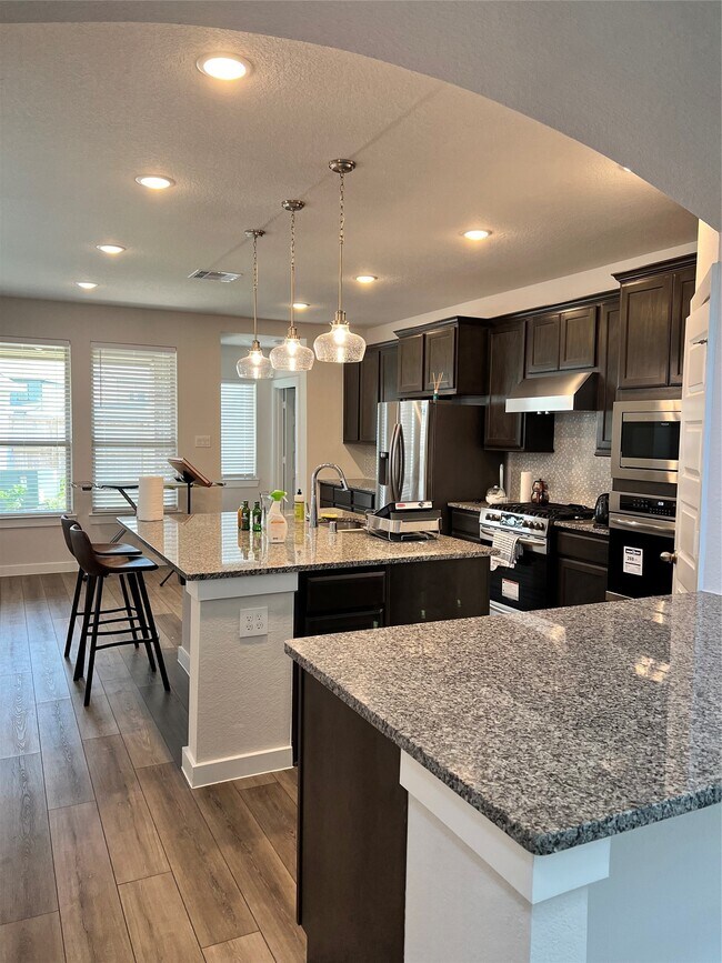 Building Photo - 23723 Pullin Market Dr