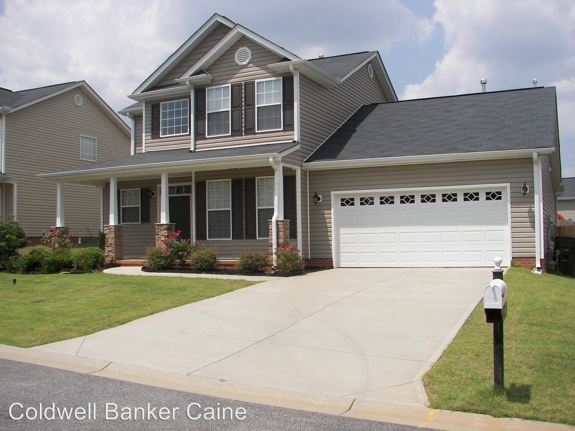 Foto principal - 16 Whitethorn Ln
