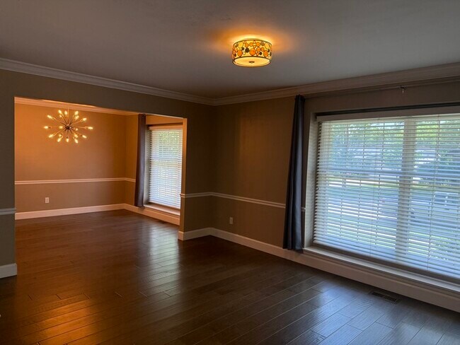 Foto del edificio - Stunning 4Bed 3.5 Bath In Chesterfield