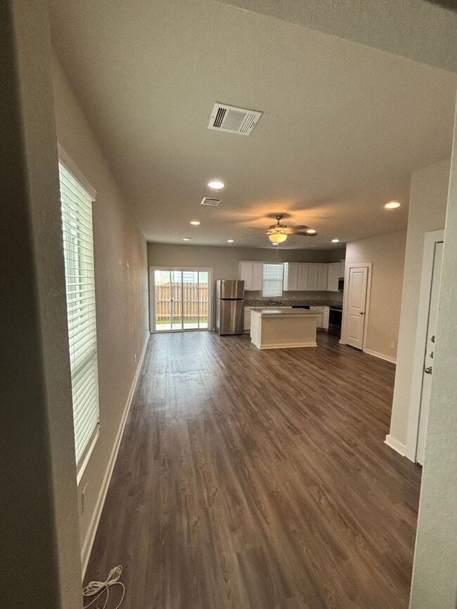 Building Photo - Luxury Townhome in Stadium Pointe NW San Antonio