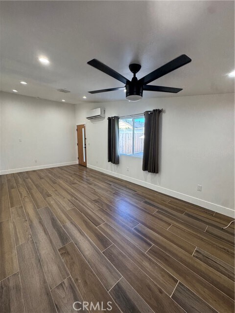 Foto del edificio - 6439 Graves Ave