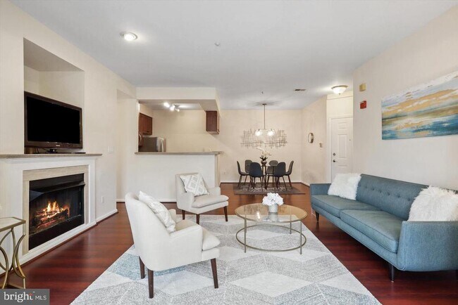 Foto del edificio - 6613 Netties Ln