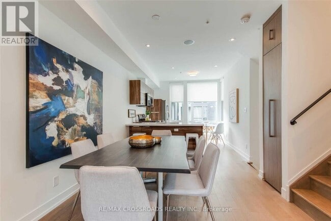 Building Photo - 12 Vince Ave