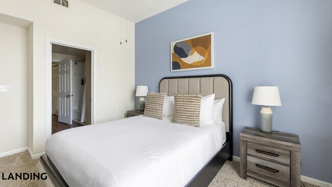 Foto del edificio - 901 Lakeside Cir