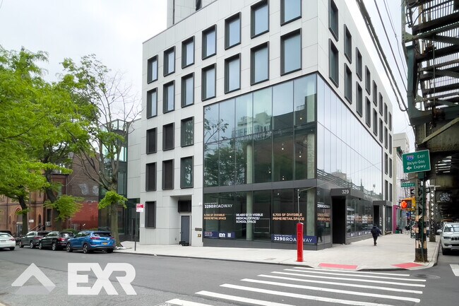 Foto del edificio - 329 Broadway